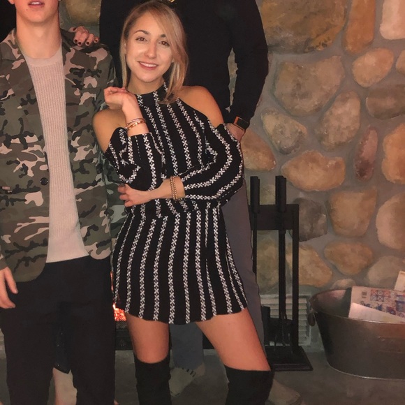 Mini open shoulder dress - Picture 6 of 6